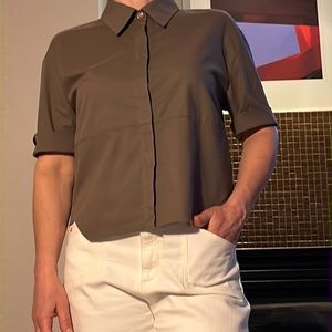 Kit and ace short sleeved cotton top in sage green.